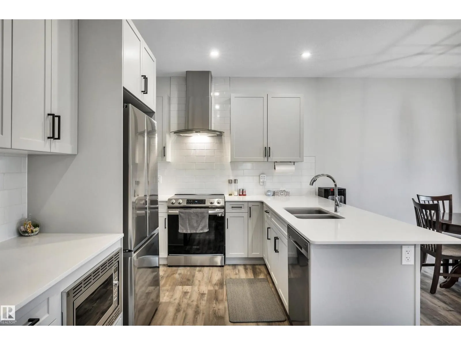 #52 5122 213A ST NW