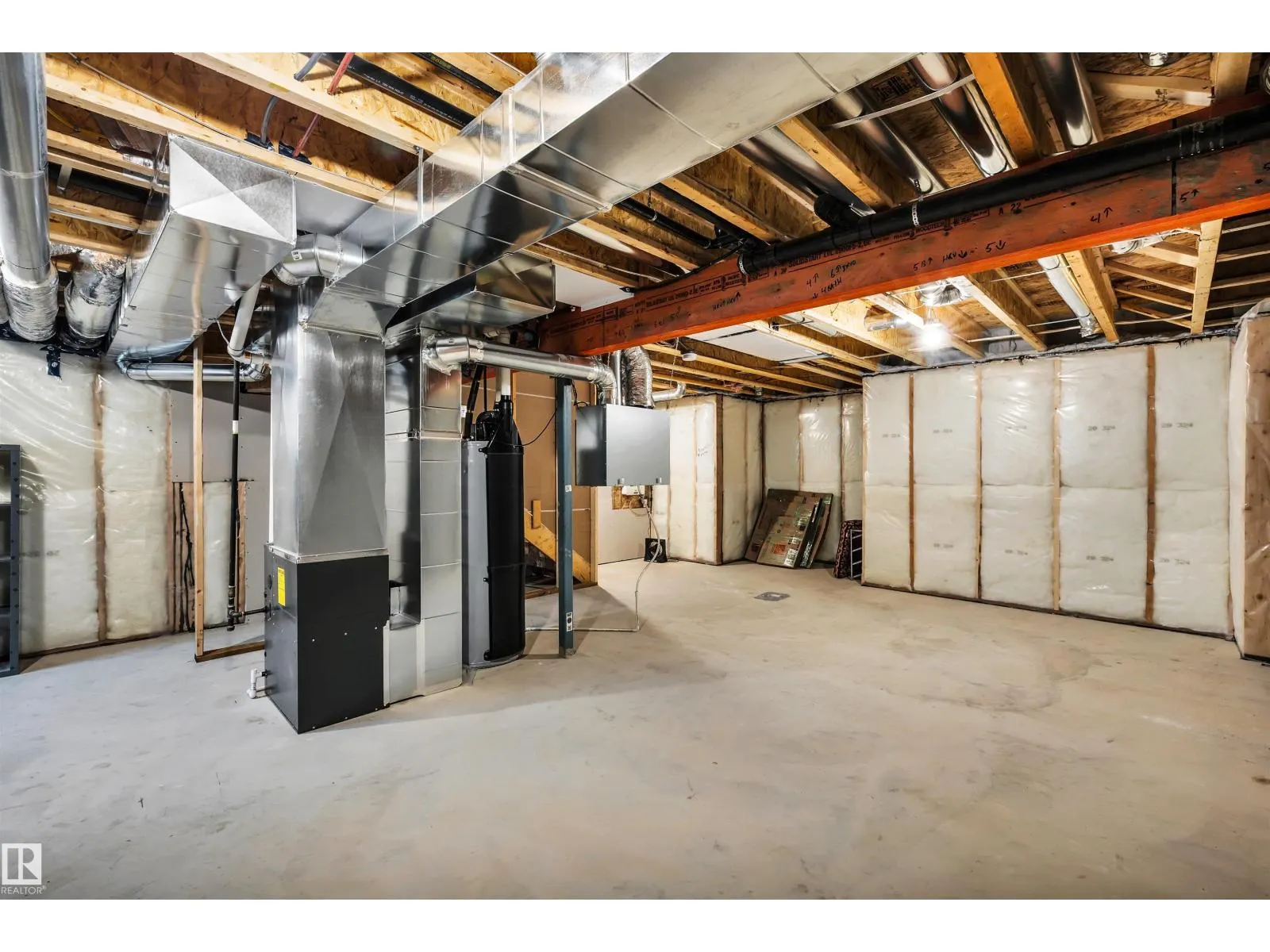 #52 5122 213A ST NW