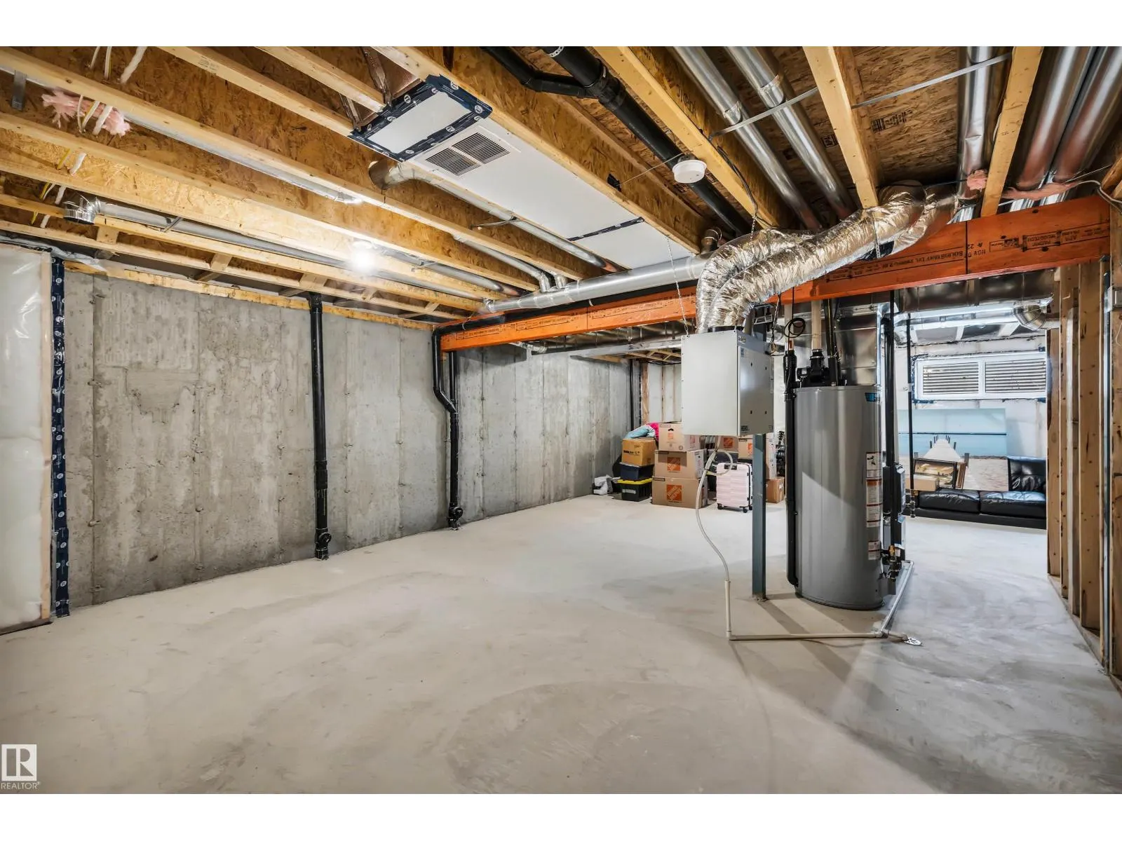 #52 5122 213A ST NW
