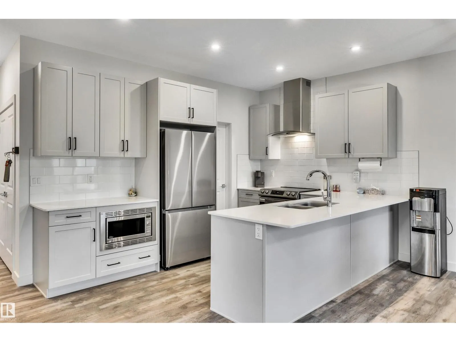 #52 5122 213A ST NW