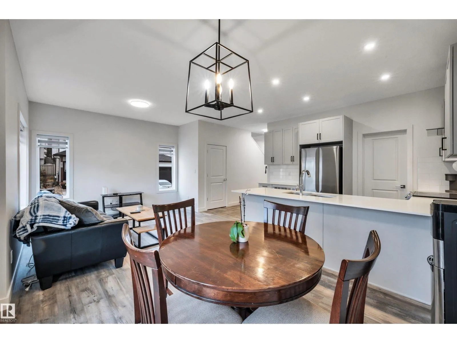 #52 5122 213A ST NW