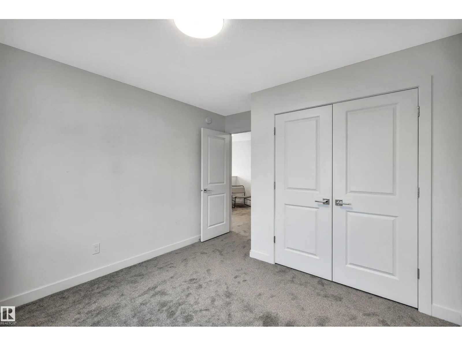 #52 5122 213A ST NW