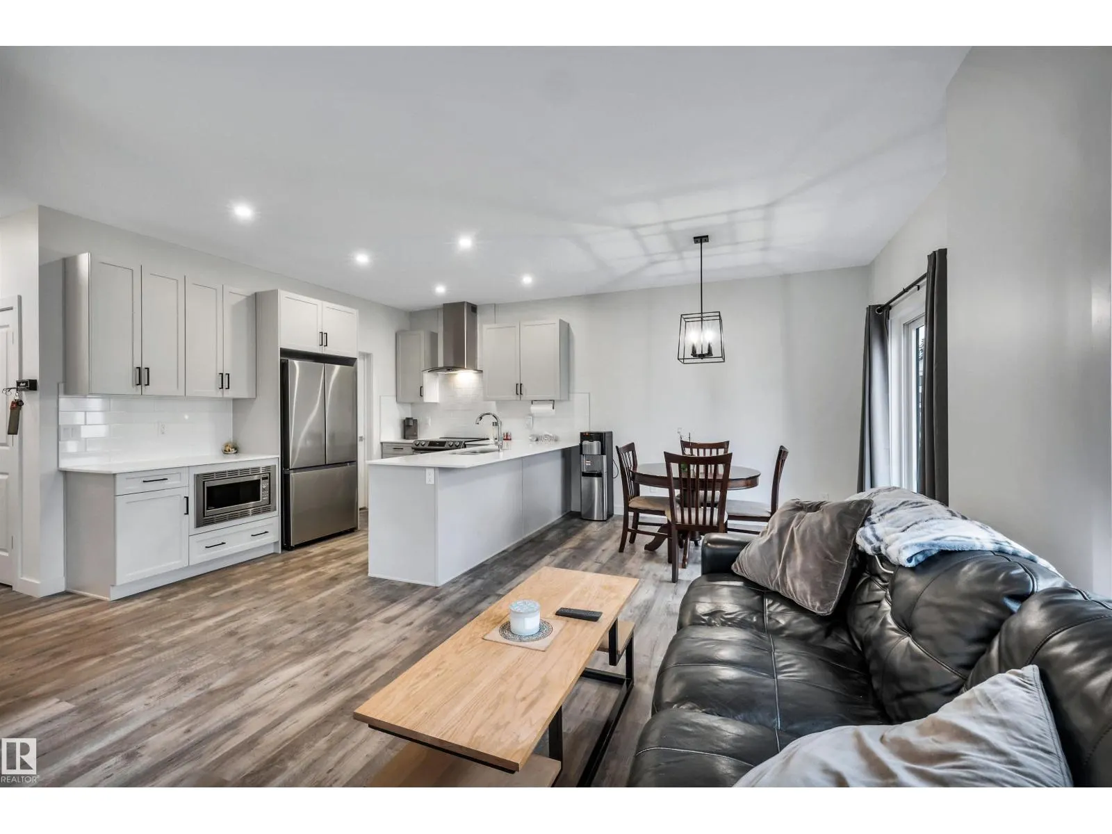 #52 5122 213A ST NW