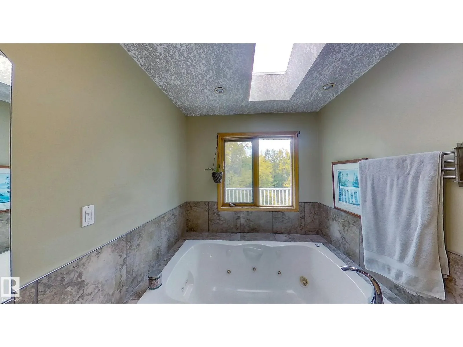 #61 52510 RGE ROAD 213