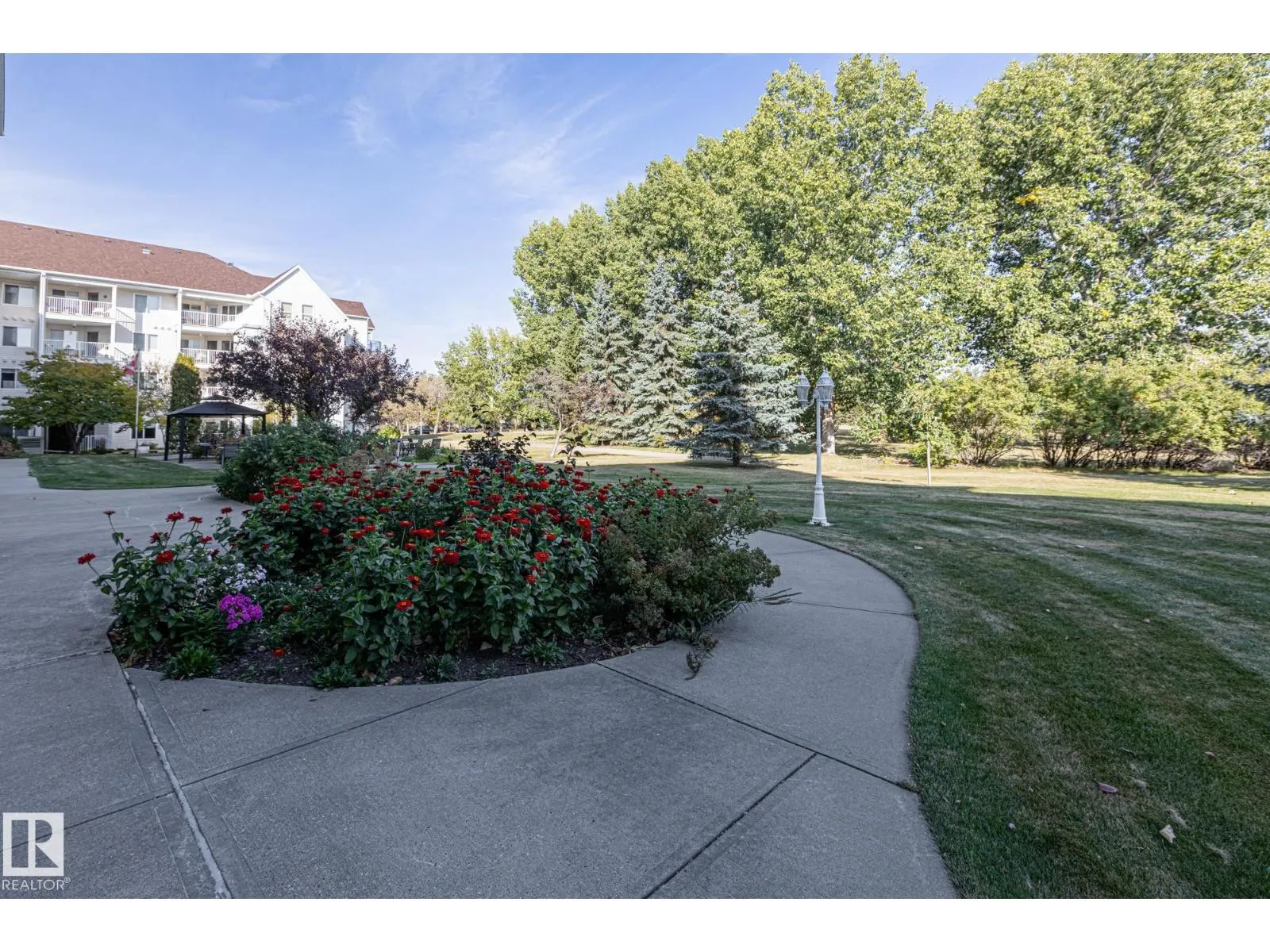 #414 78 MCKENNEY AV