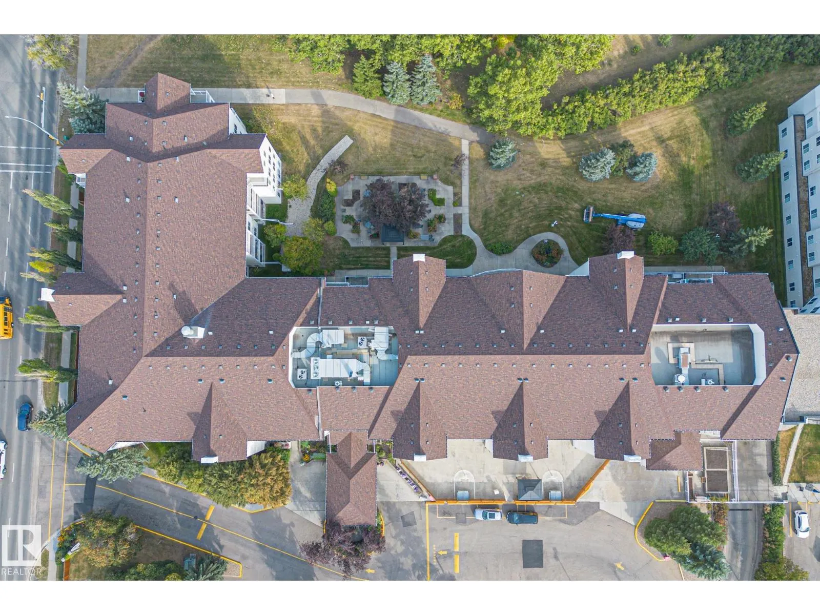 #414 78 MCKENNEY AV