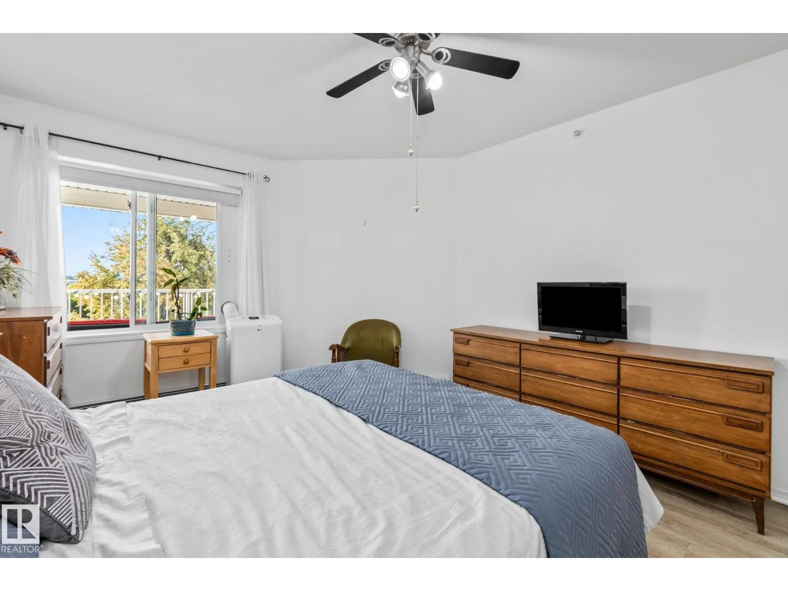 #414 78 MCKENNEY AV
