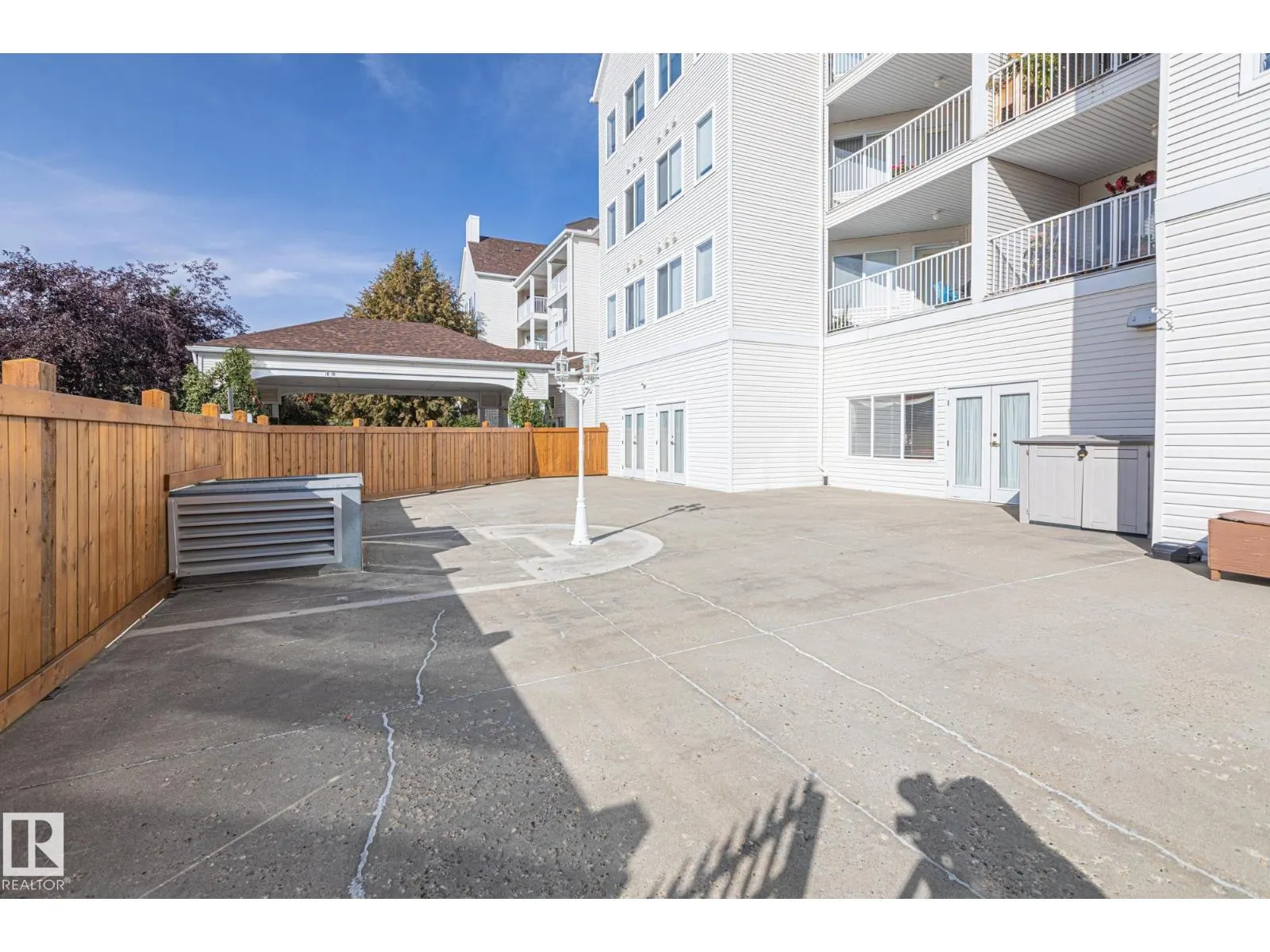 #414 78 MCKENNEY AV
