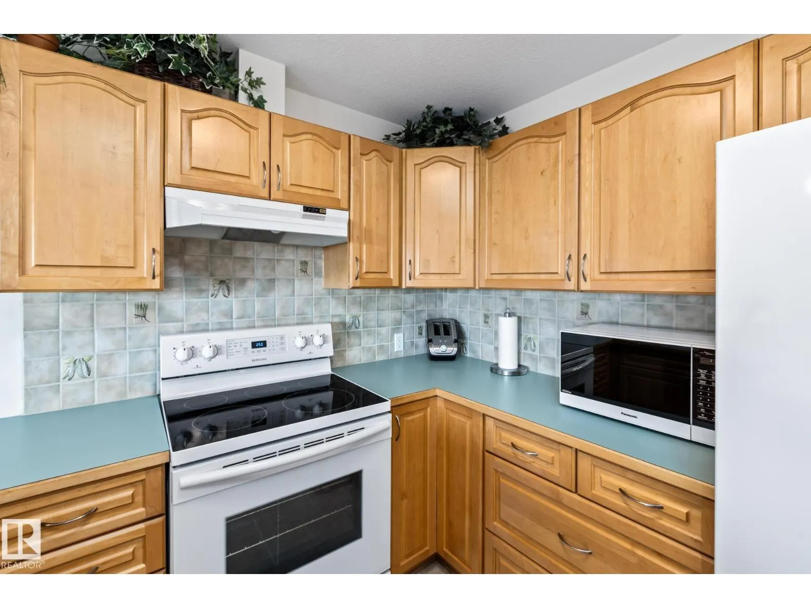 #414 78 MCKENNEY AV