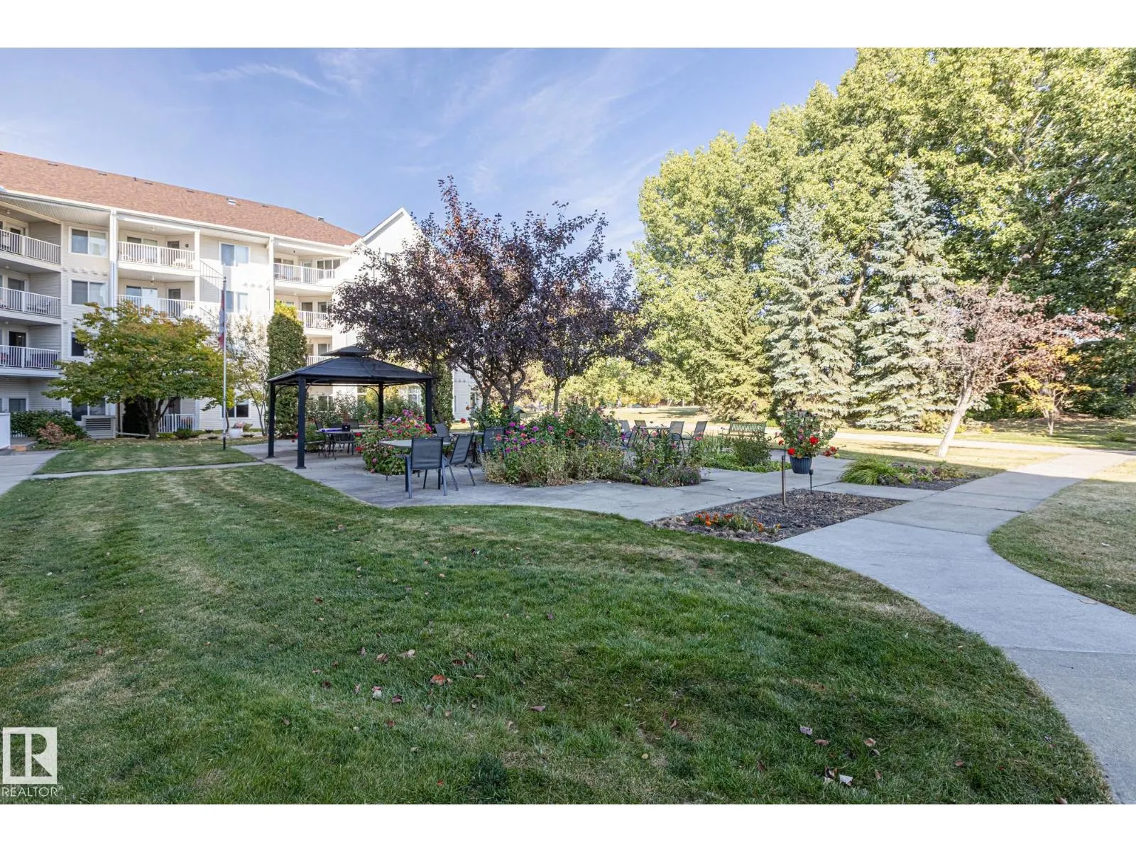#414 78 MCKENNEY AV