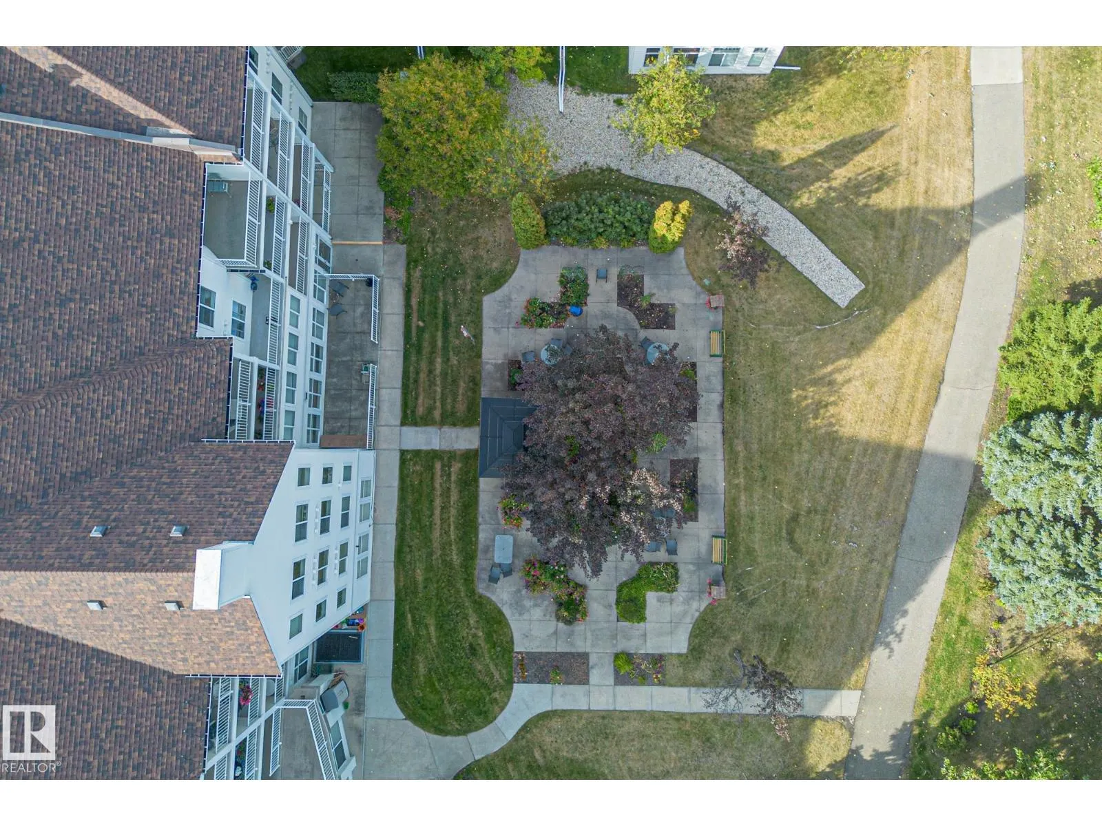 #414 78 MCKENNEY AV