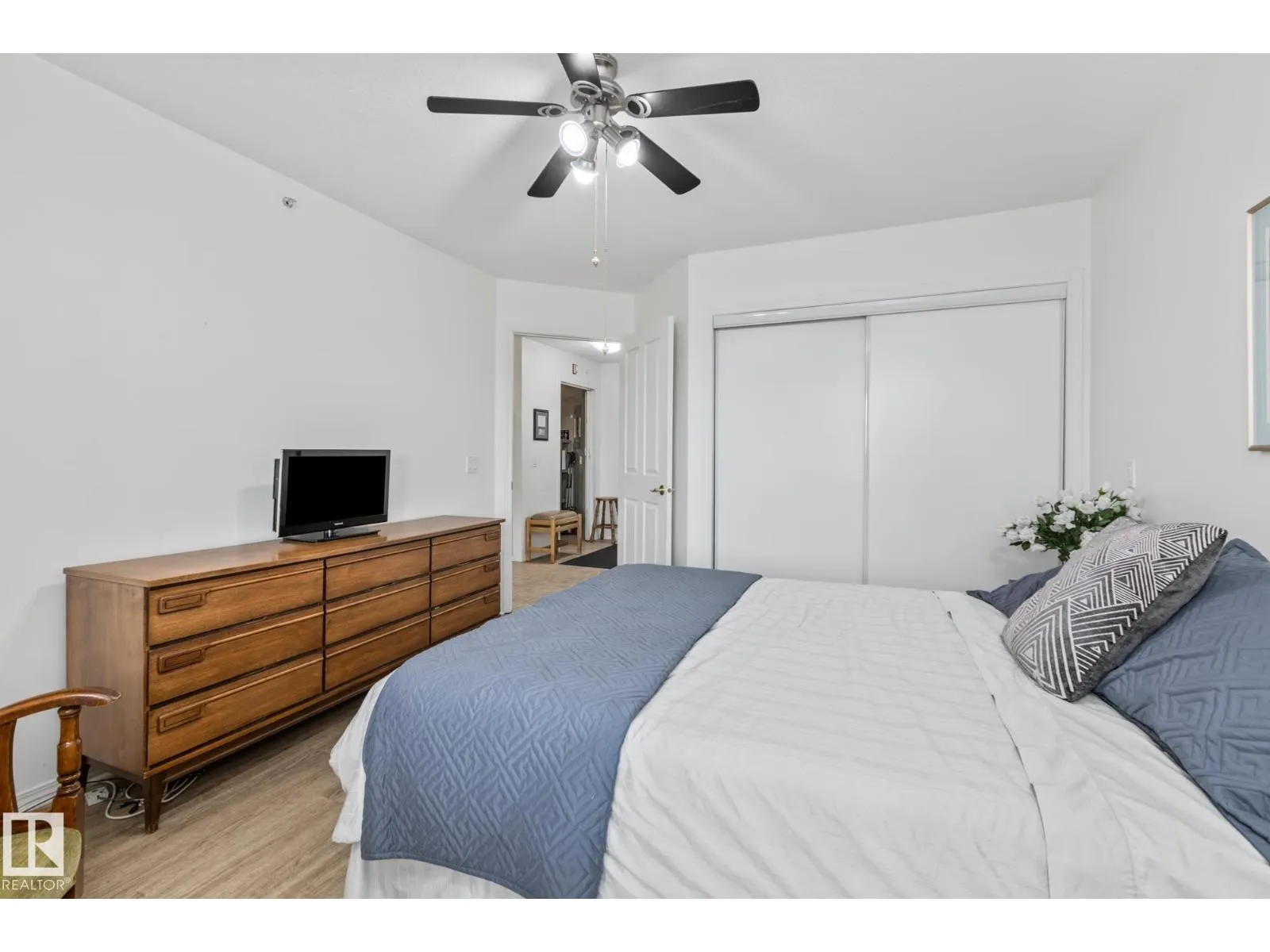 #414 78 MCKENNEY AV