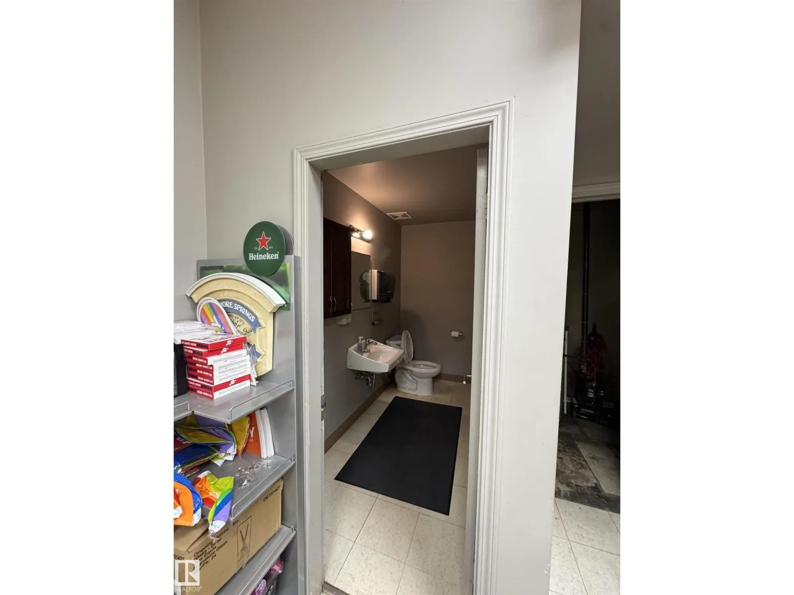 28,30 Airport Road NW