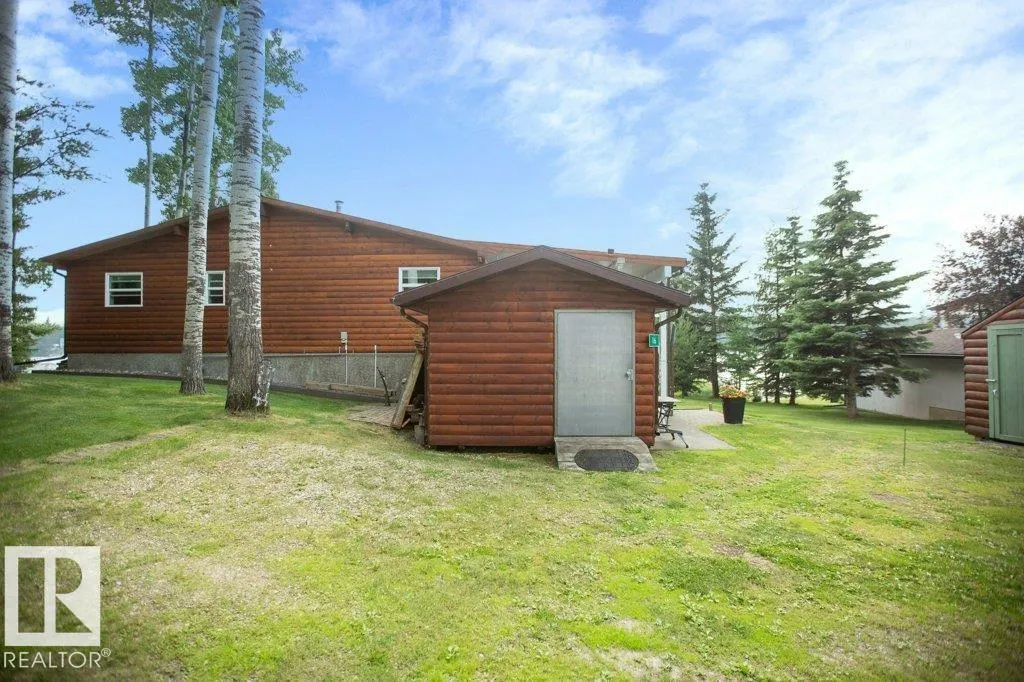 16 Maple Cresent