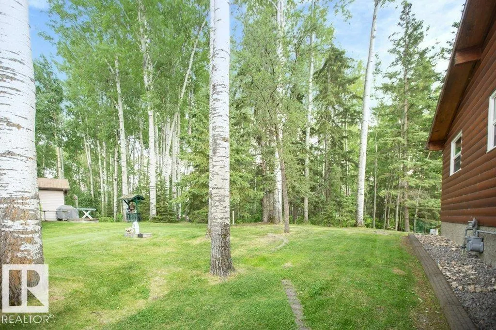 16 Maple Cresent