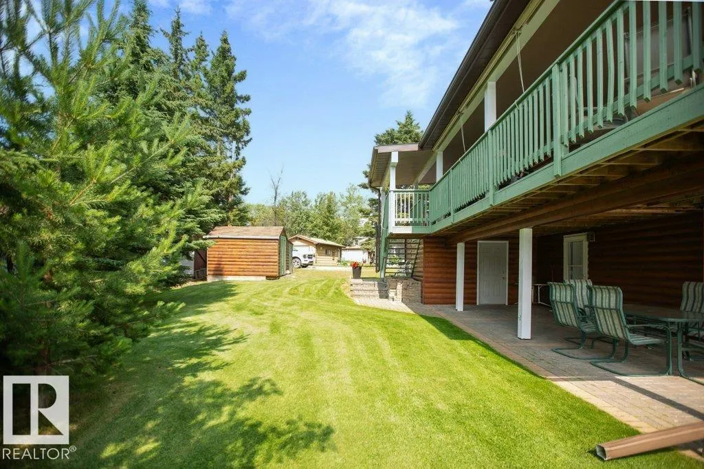 16 Maple Cresent