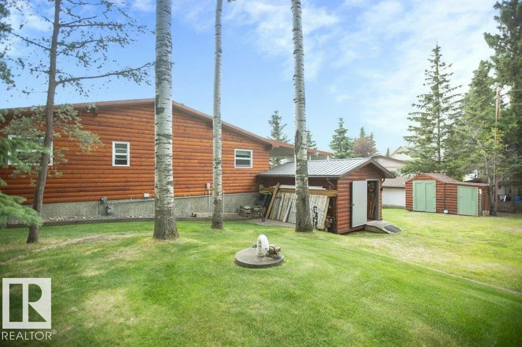 16 Maple Cresent