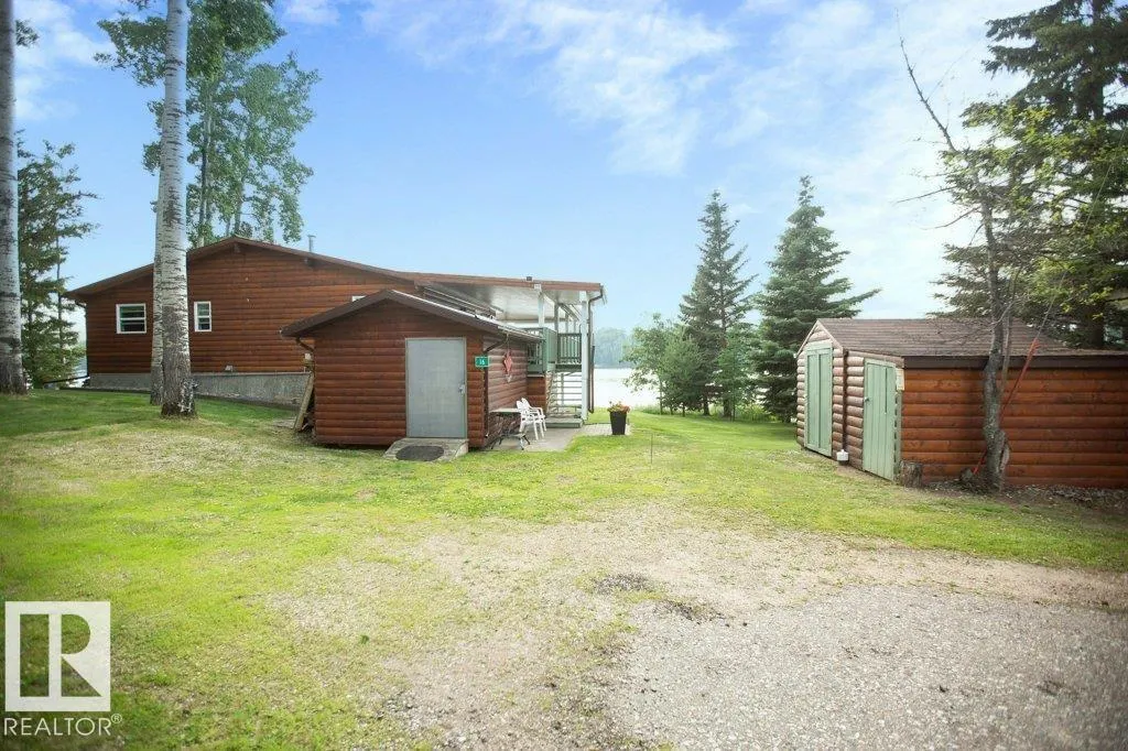 16 Maple Cresent