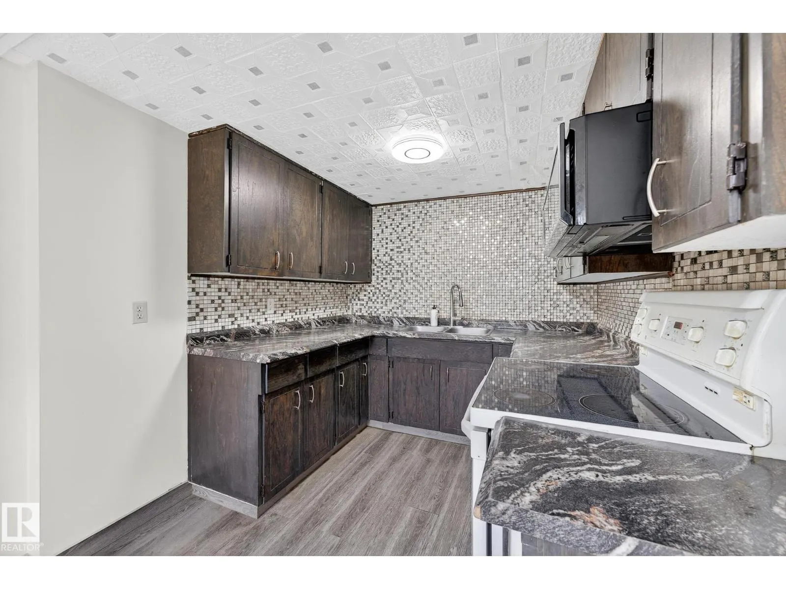 158 MAYFAIR ME NW