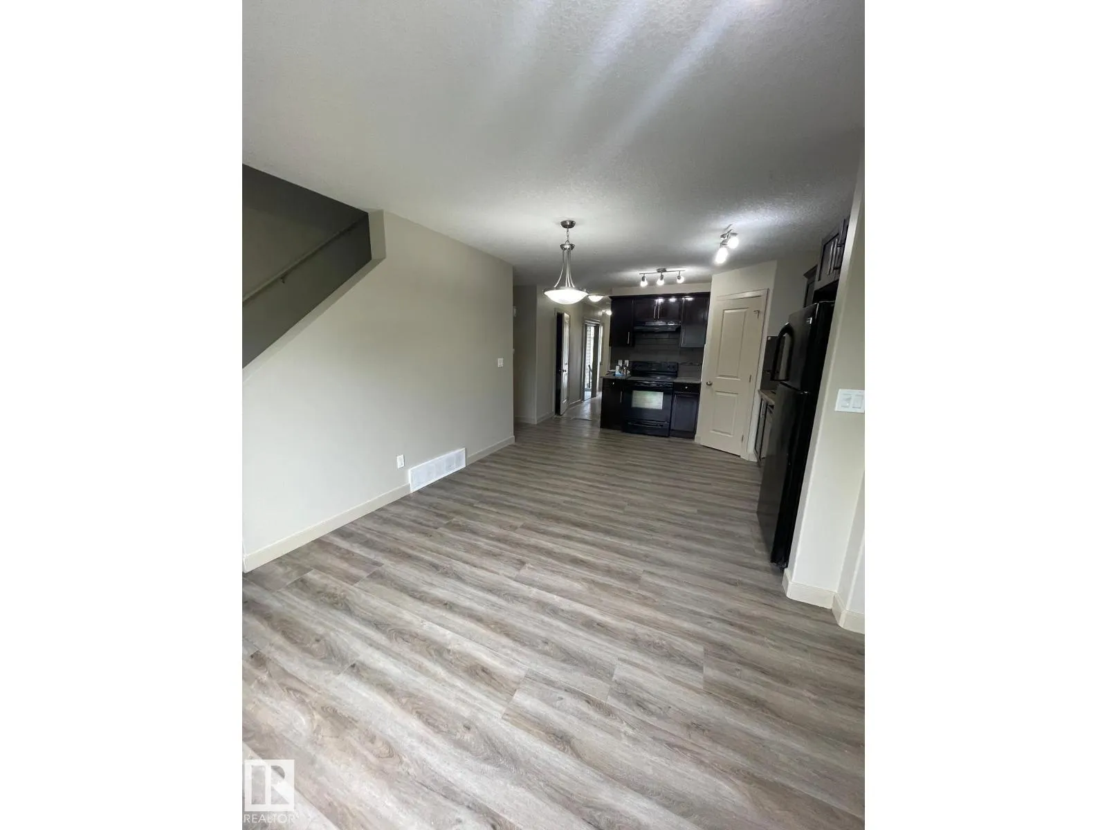 #25 1820 34 AV NW