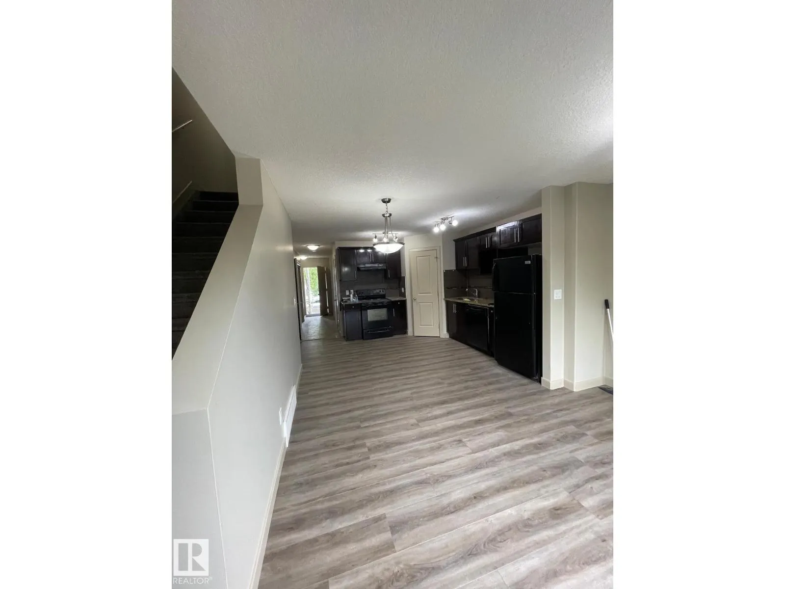 #25 1820 34 AV NW