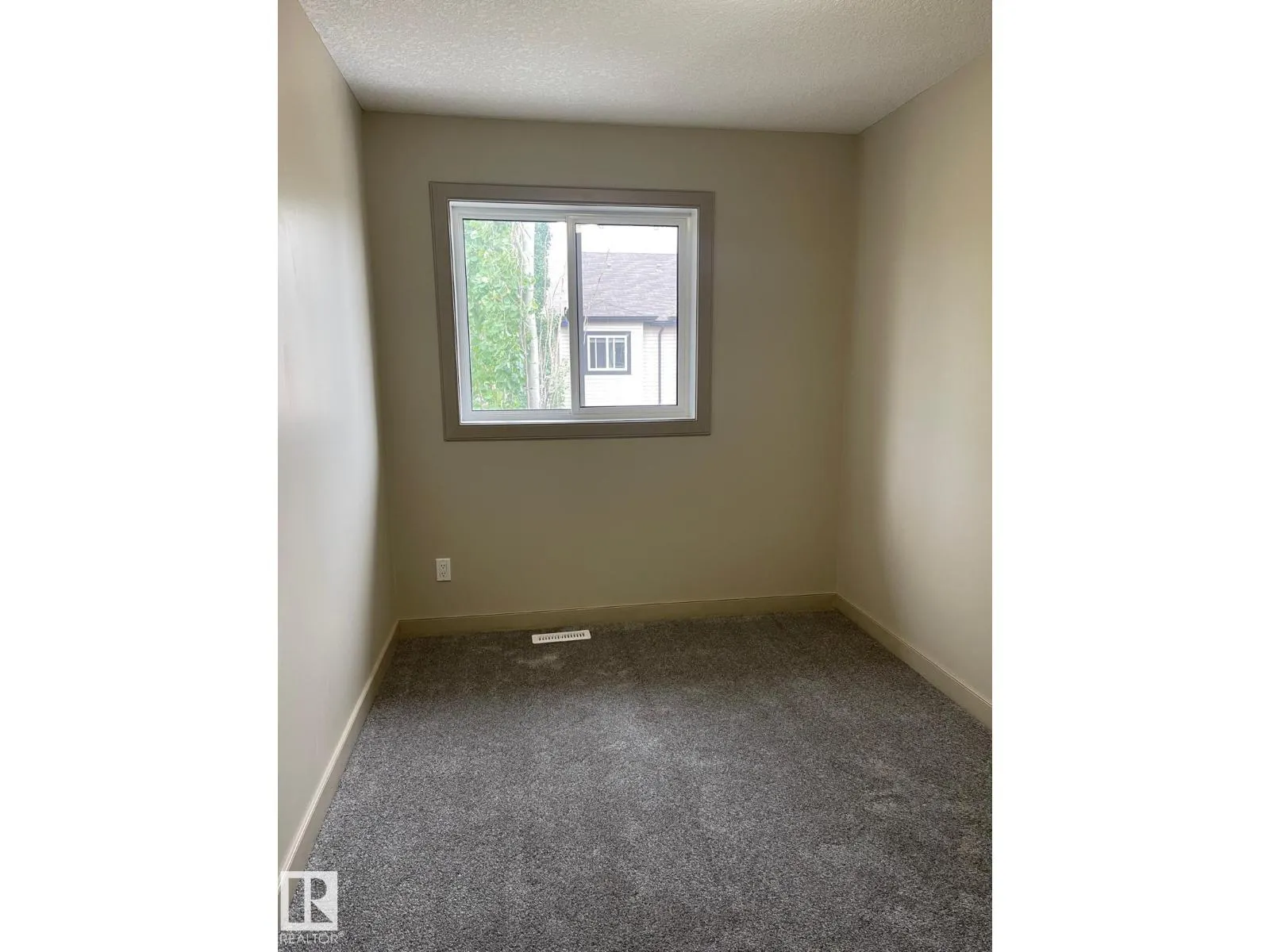 #25 1820 34 AV NW