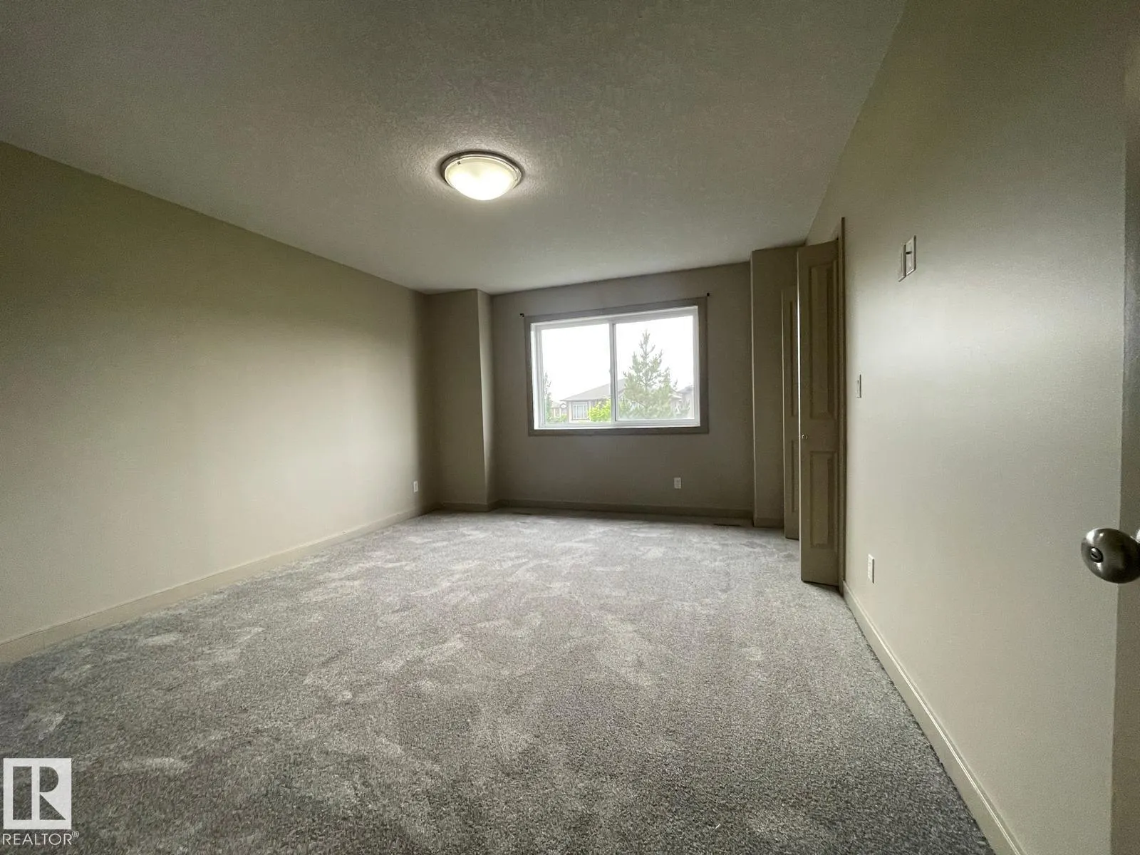 #25 1820 34 AV NW