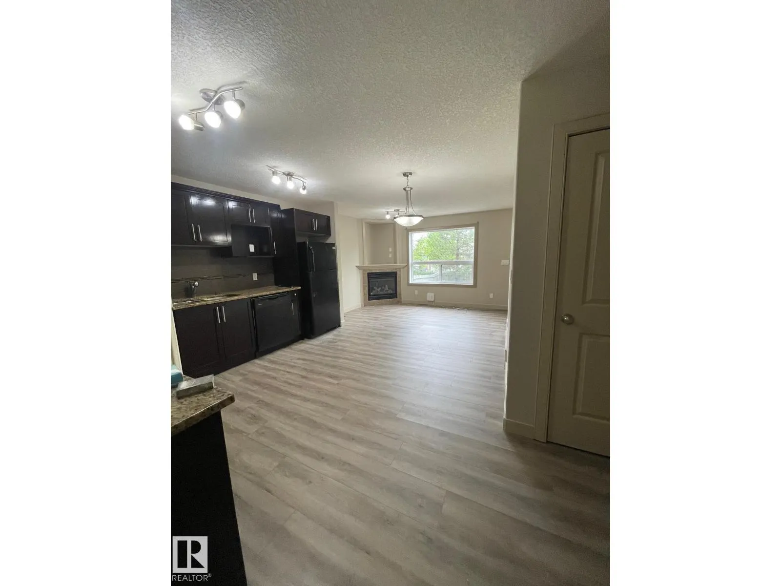 #25 1820 34 AV NW