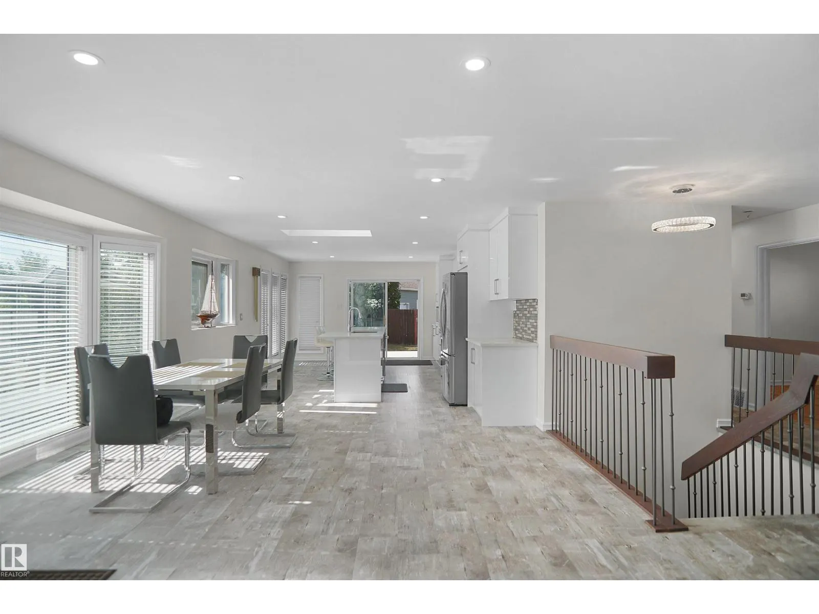 16008 101 ST NW