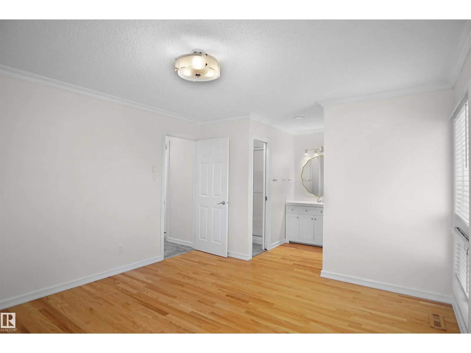 16008 101 ST NW