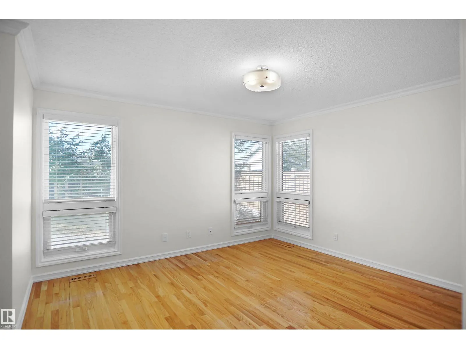 16008 101 ST NW