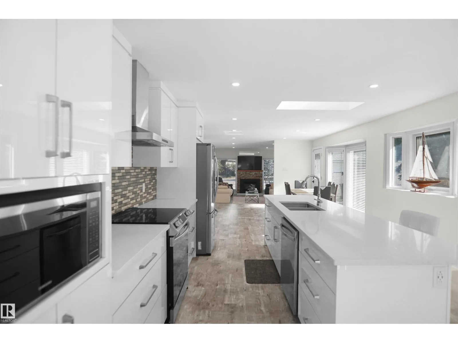 16008 101 ST NW