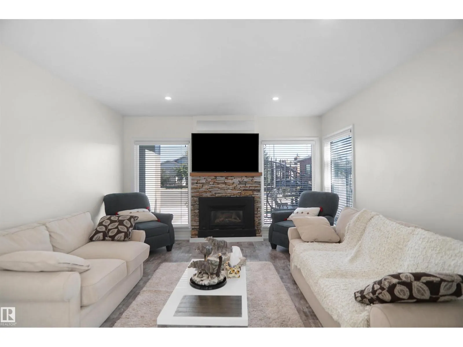16008 101 ST NW