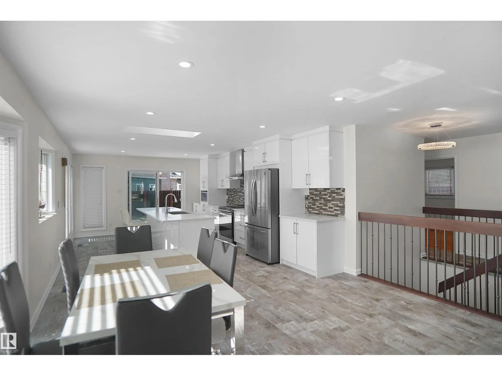 16008 101 ST NW
