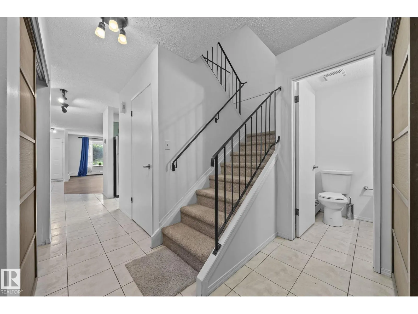 10520 84 AV NW