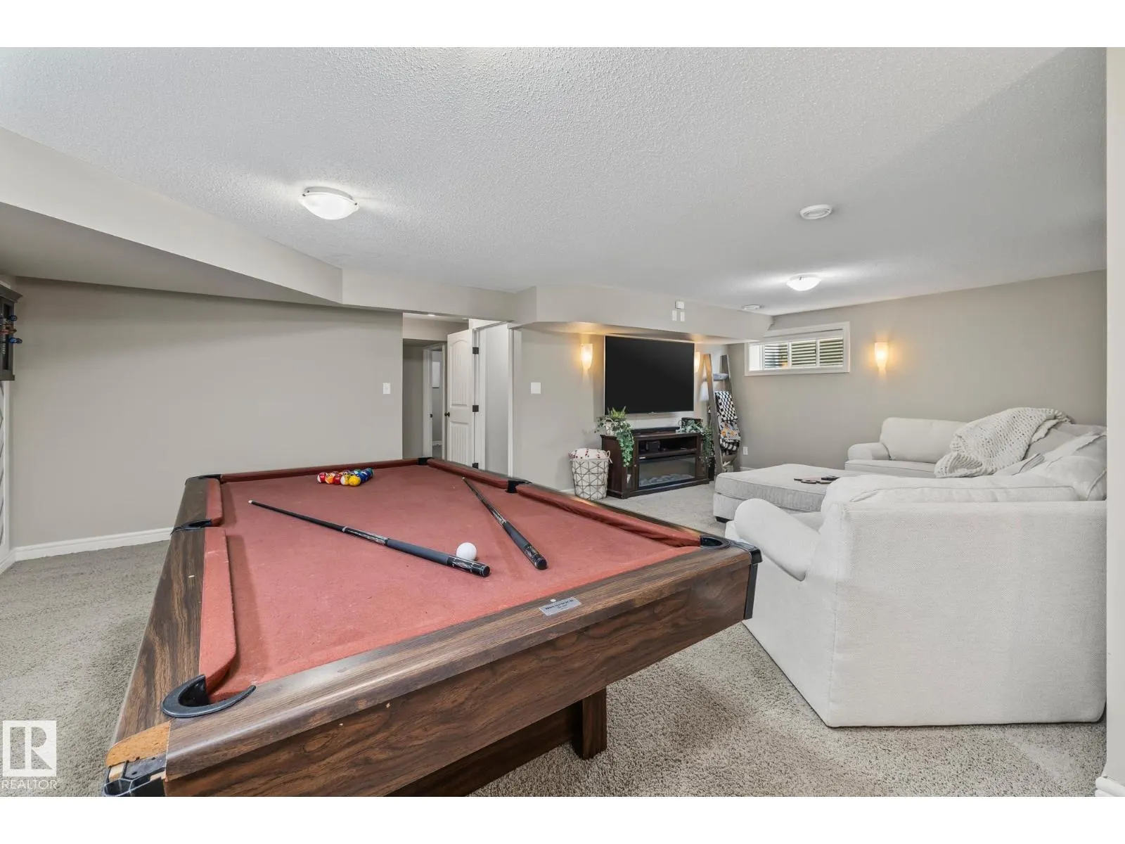 10 MEADOWLAND GD