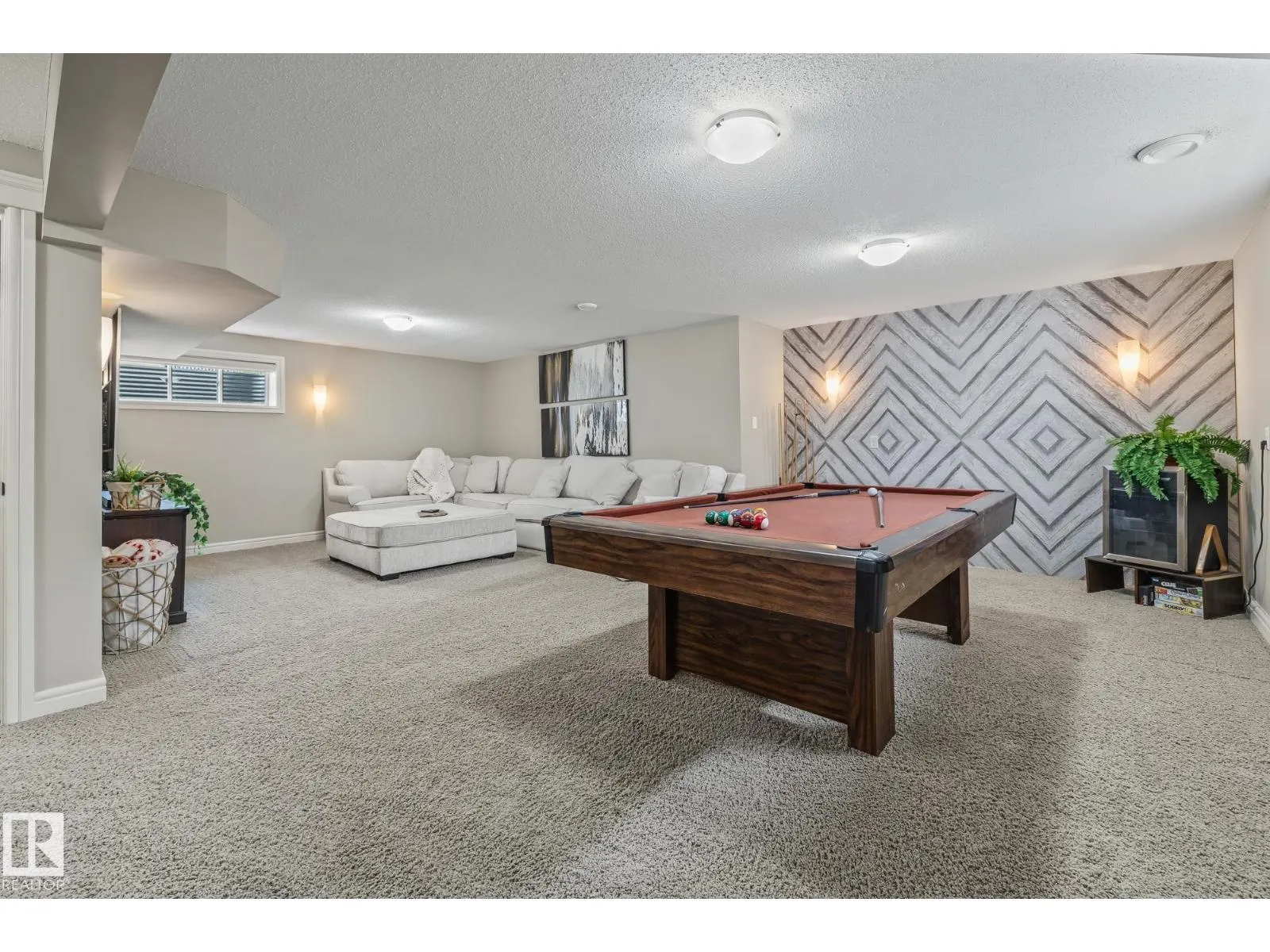 10 MEADOWLAND GD