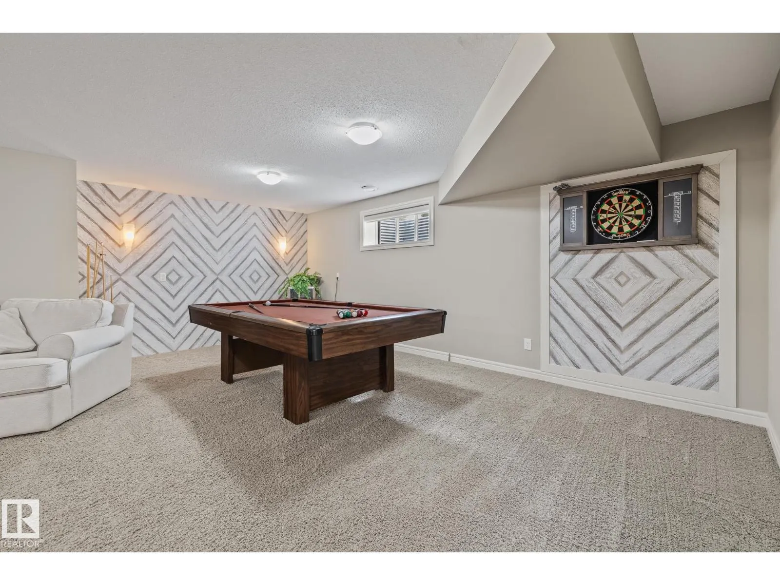 10 MEADOWLAND GD