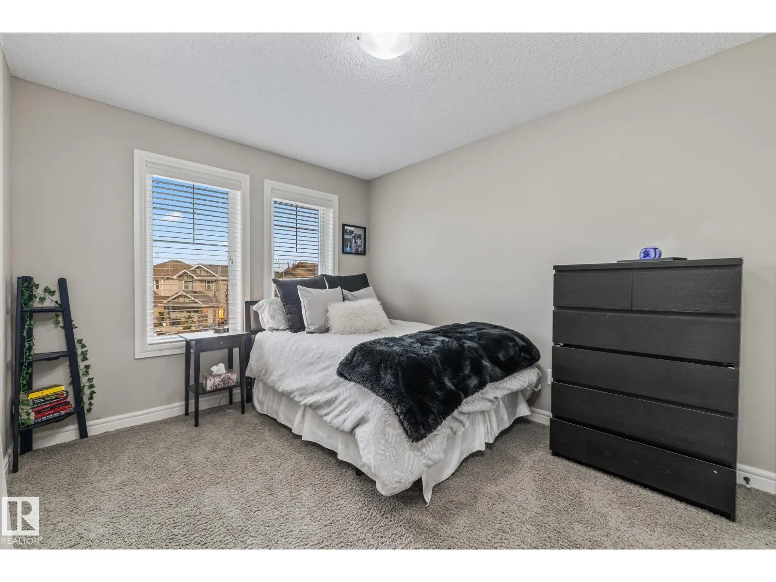 10 MEADOWLAND GD