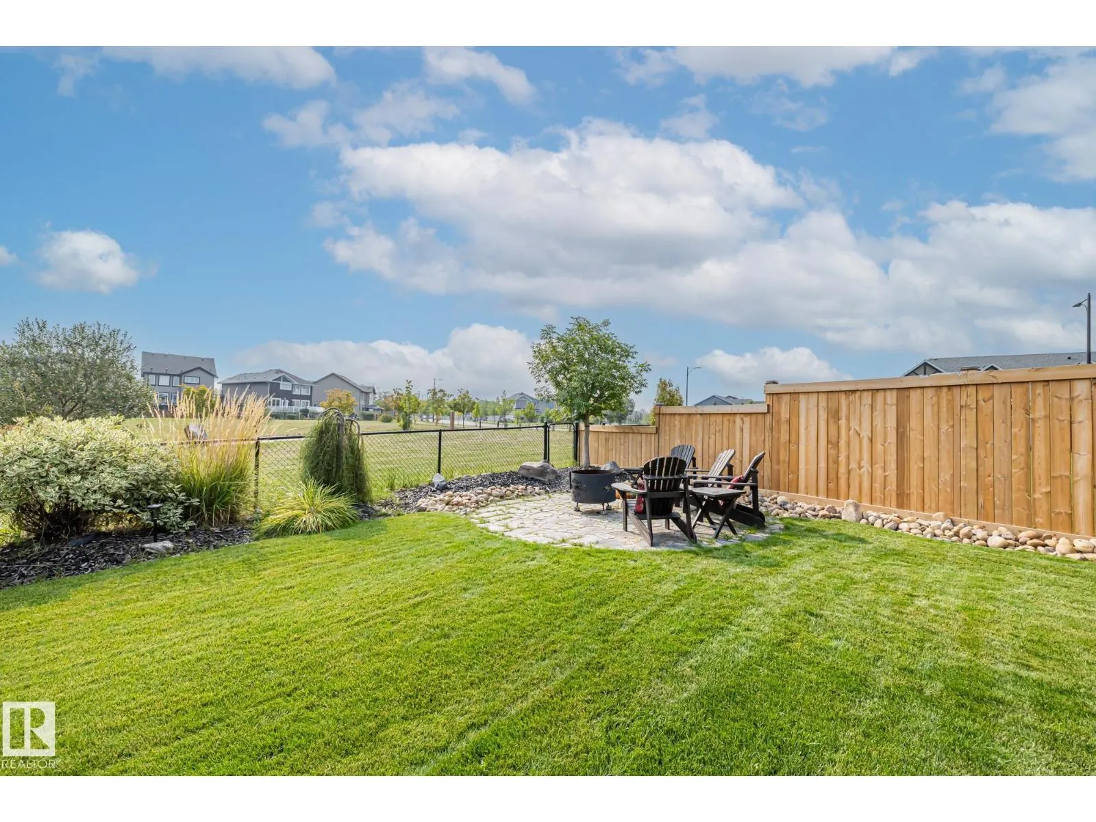 10 MEADOWLAND GD