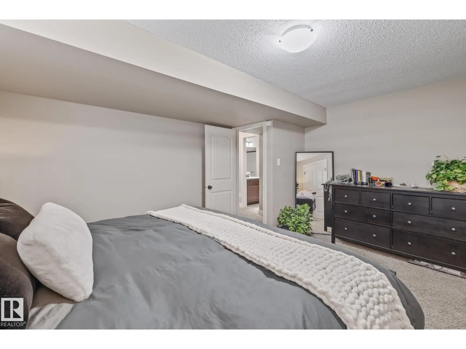 10 MEADOWLAND GD