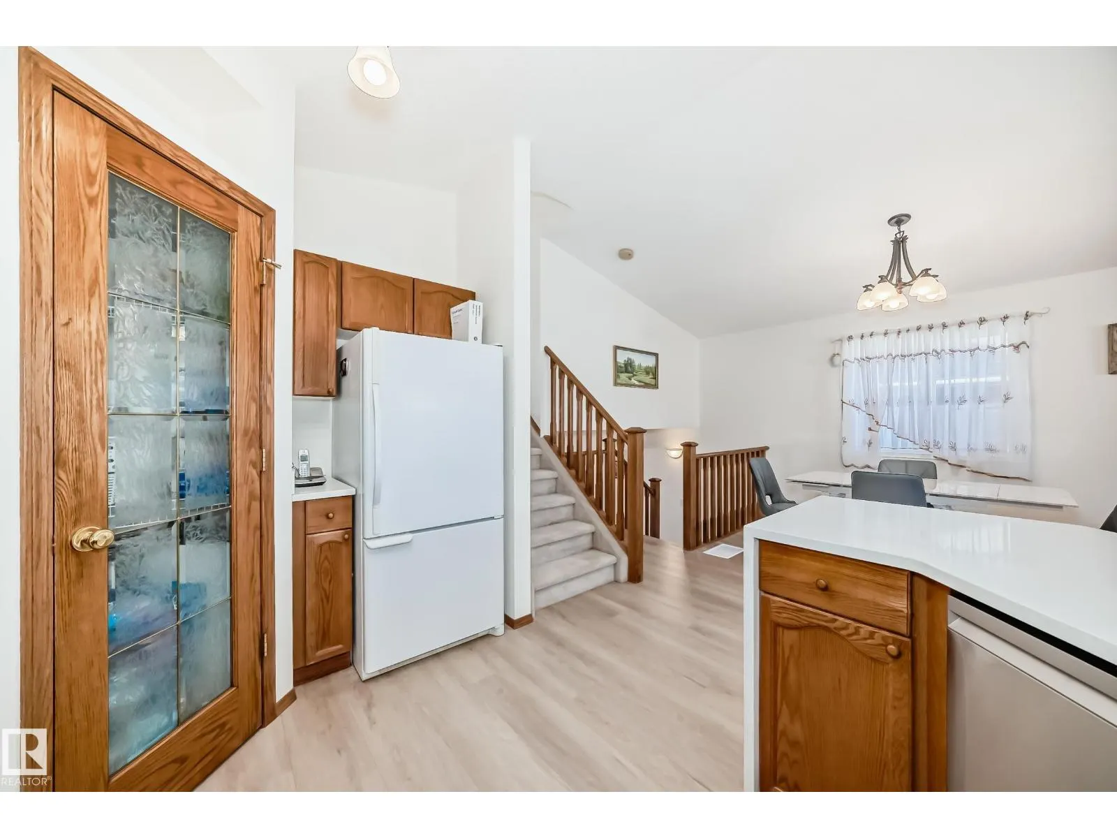 2115 36 AV NW