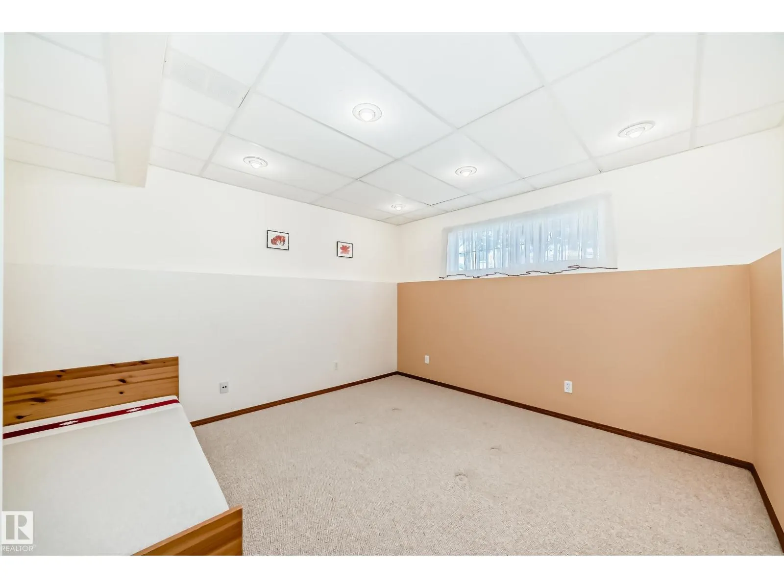 2115 36 AV NW