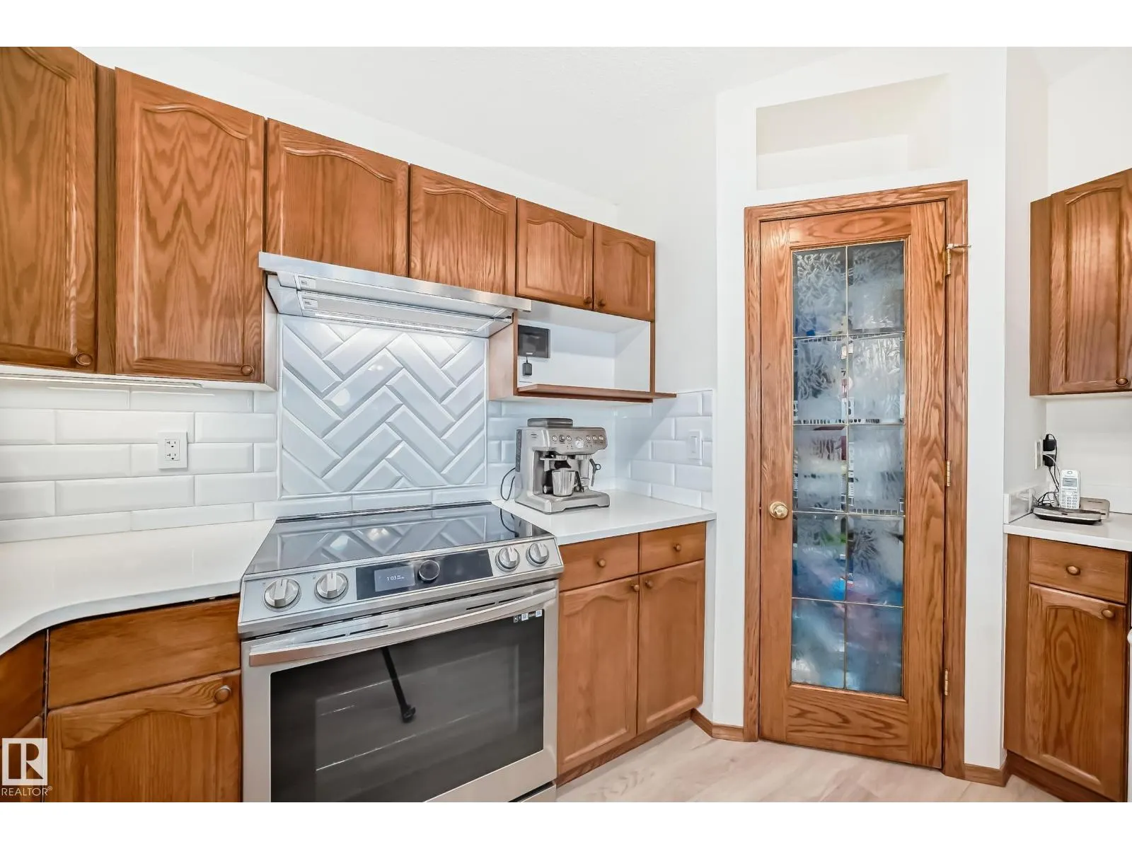2115 36 AV NW