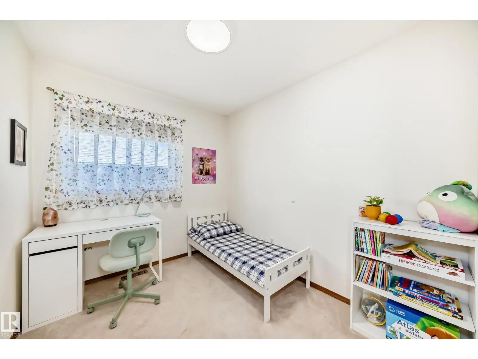 2115 36 AV NW