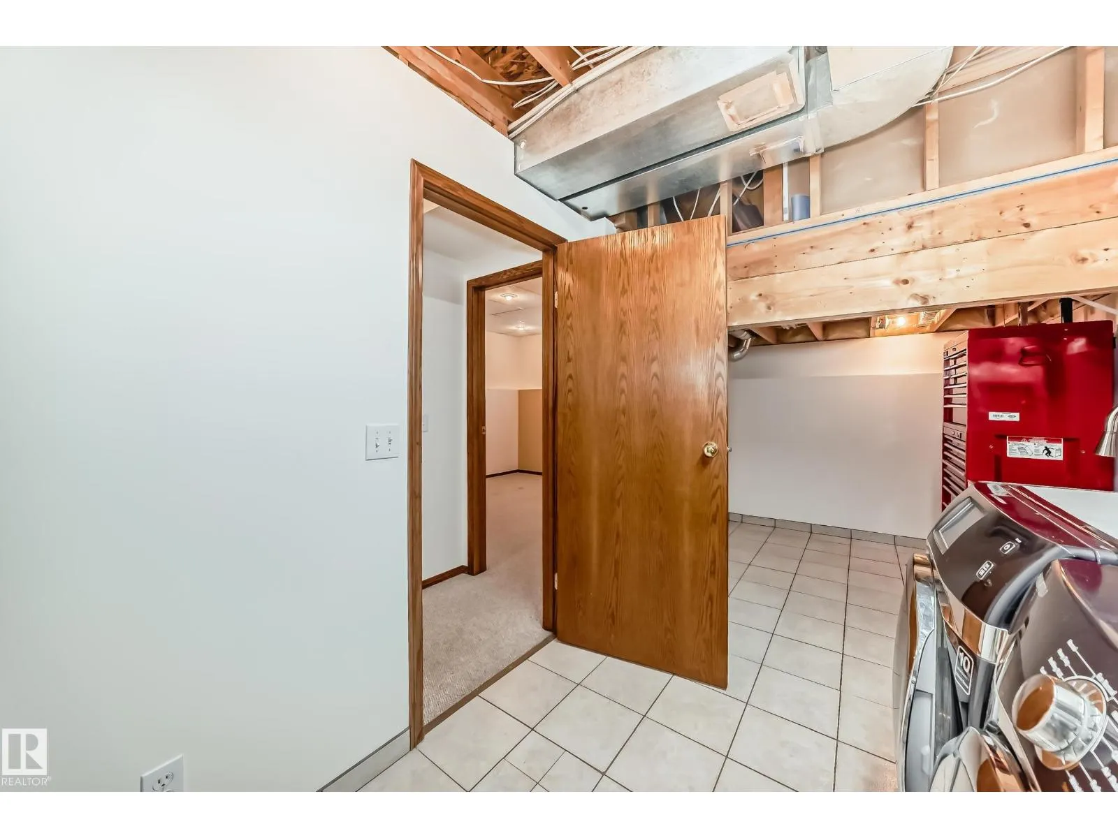 2115 36 AV NW