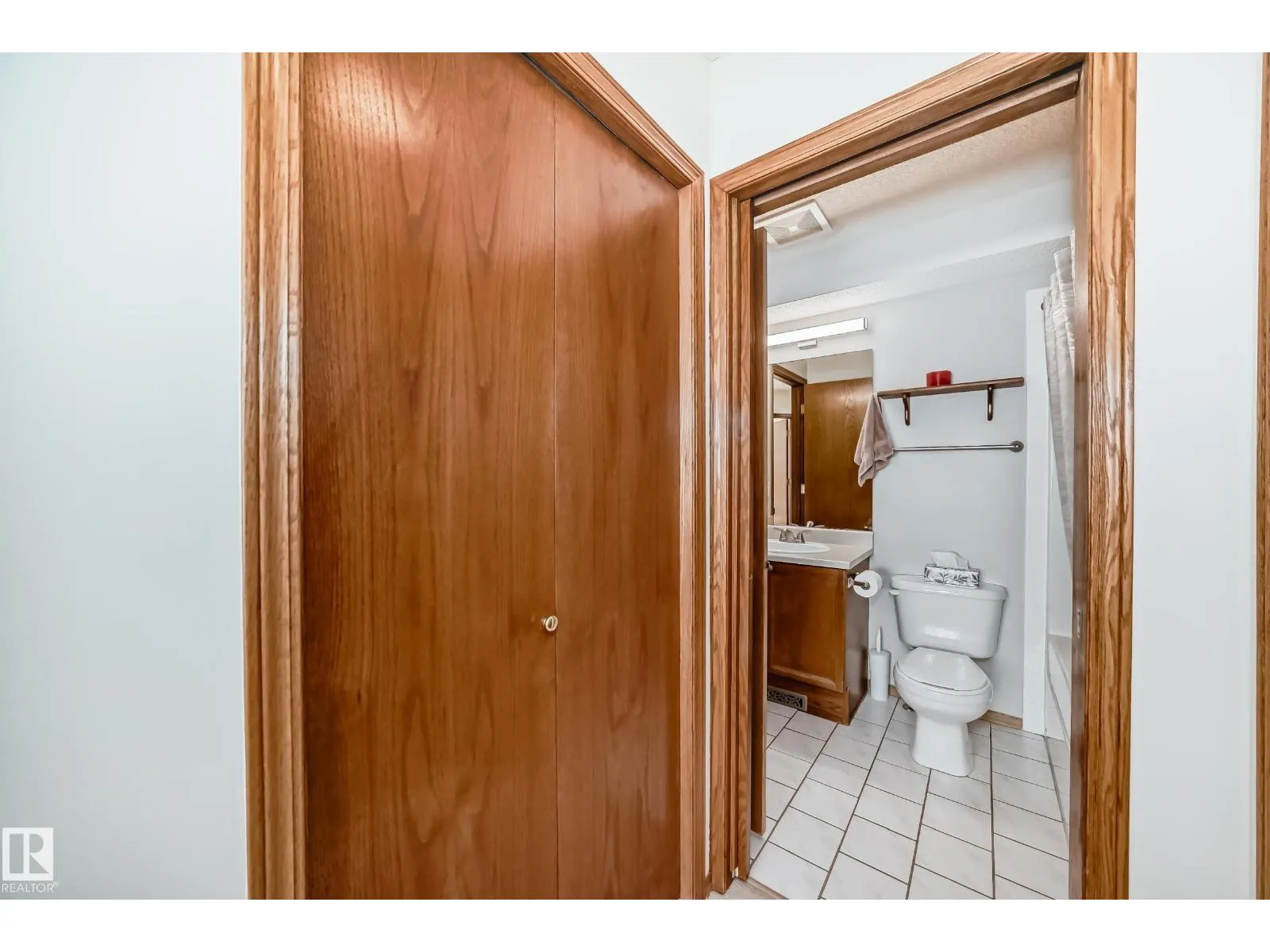 2115 36 AV NW