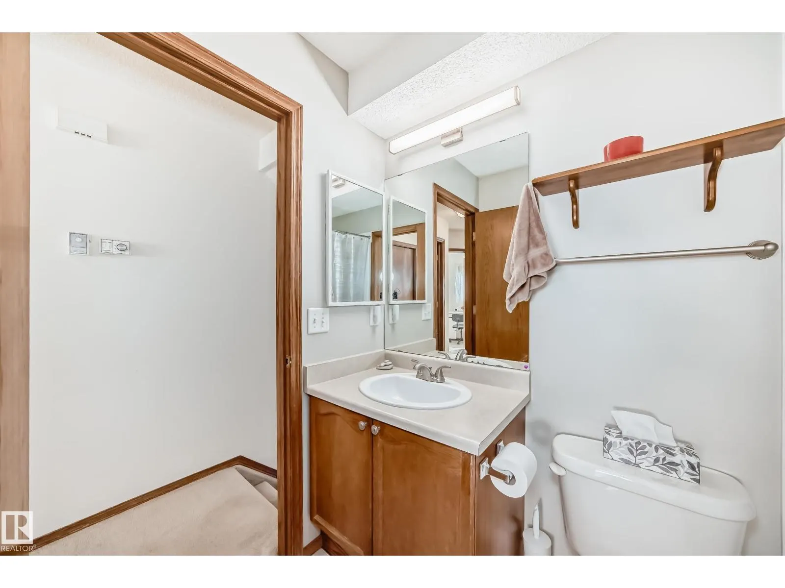 2115 36 AV NW