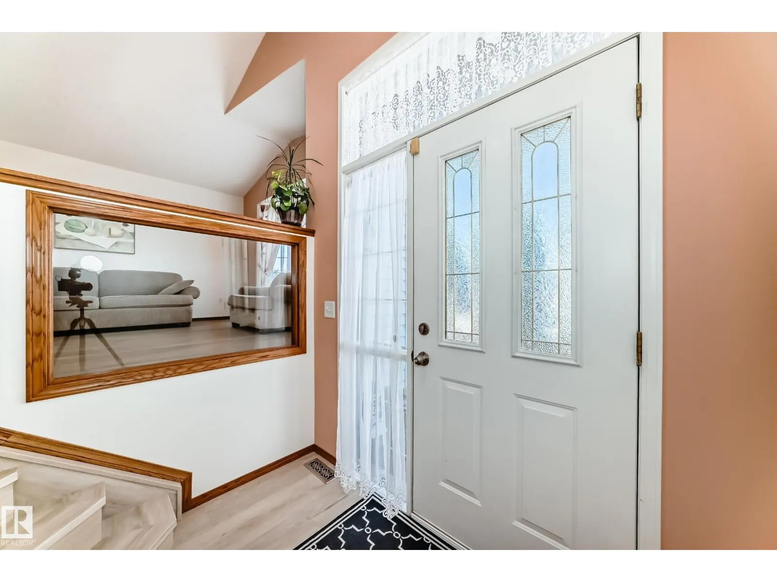 2115 36 AV NW