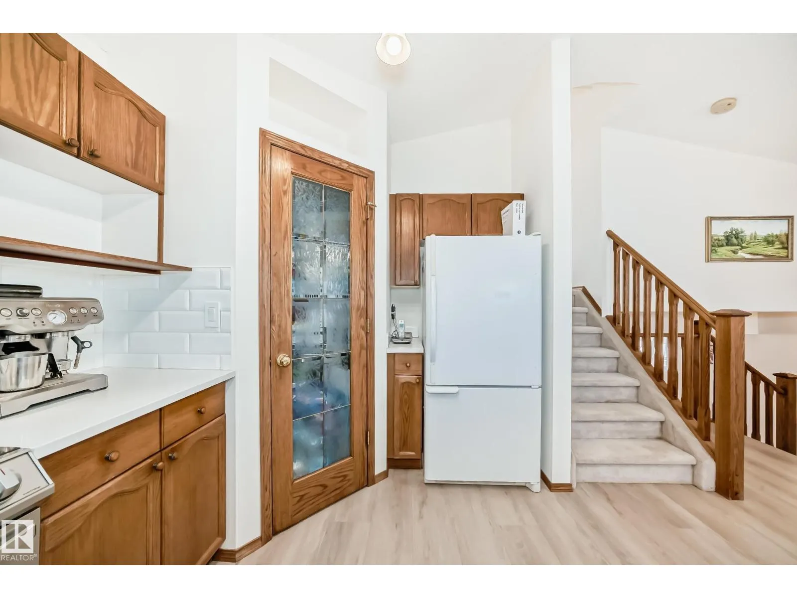 2115 36 AV NW